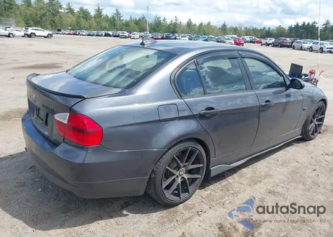 2006 BMW 330Xi z USA, uszkodzony, nr VIN WBAVD33596KV63626